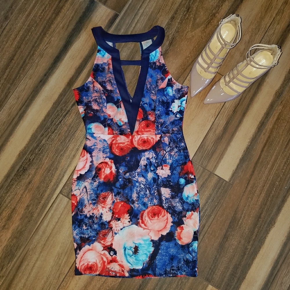 Floral cocktail dress 🌹